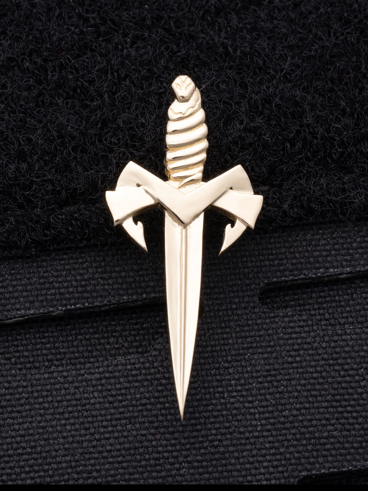 DAGGER LAPEL 18K GOLD (1 Gold Lapel) - Image 3