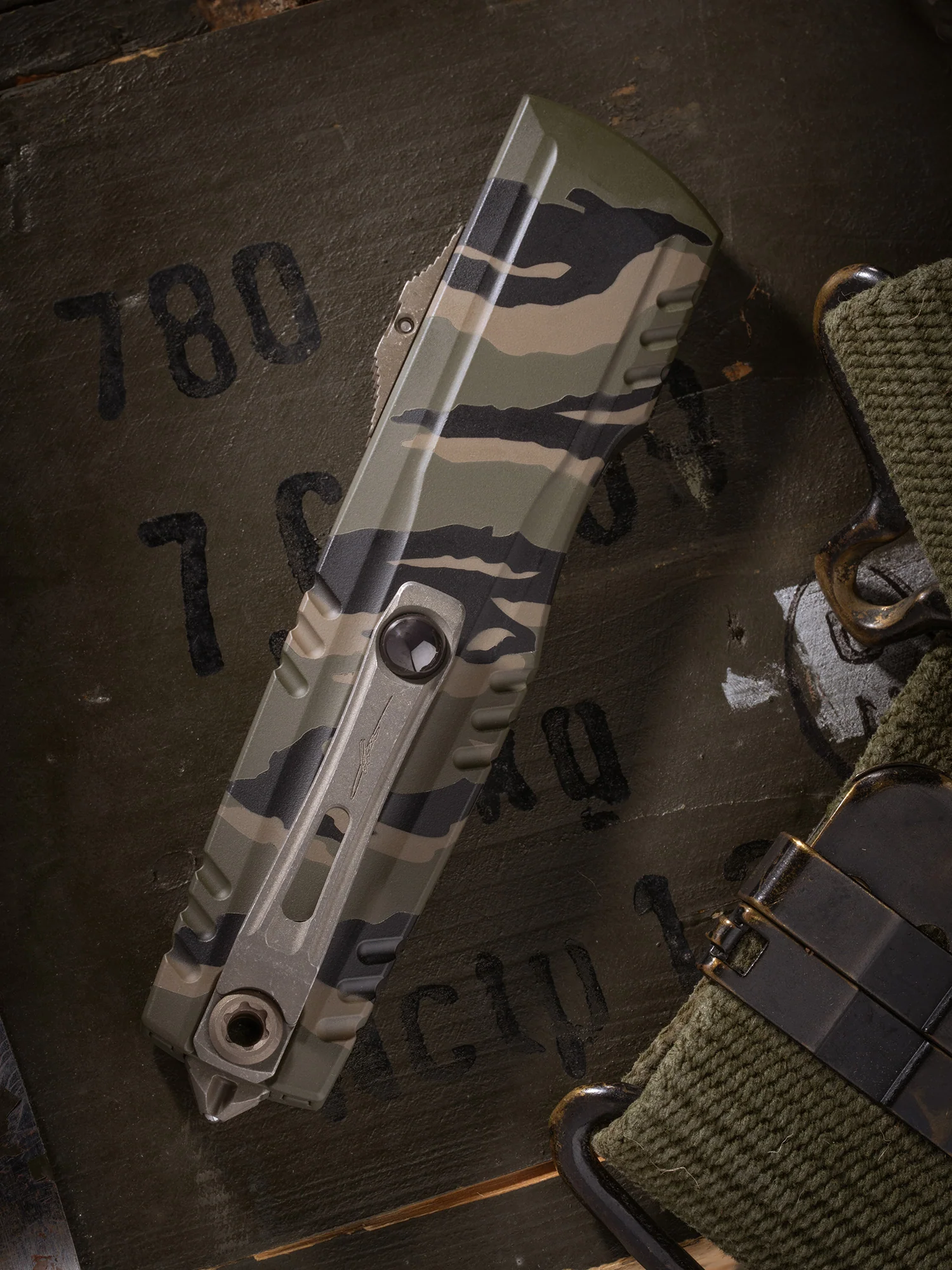 LUMINARY ZBP D/E STANDARD CERAKOTE TIGER STRIPE CAMO TRITIUM BUTTON INSERT SIGNATURE SERIES (1270-1TSCS) - Image 2