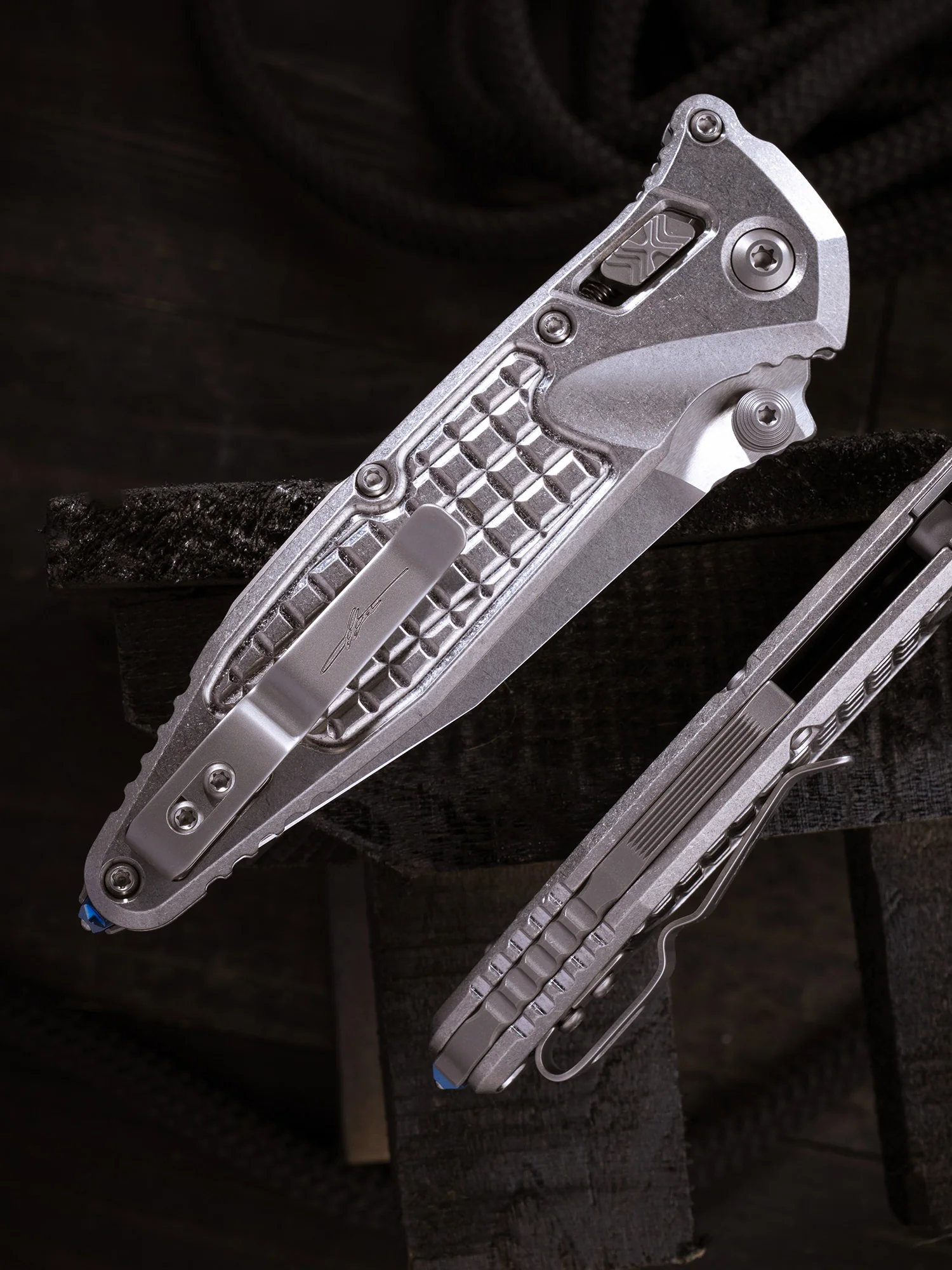 Socom® RAM-LOK™ – Spear Point Marfione Select Stonewash Finish Frag Pattern Titanium W/ Blue Titanium Accent Double Vapor Blast Stainless - Image 2